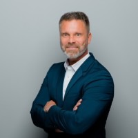 Sven Mayer Email