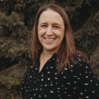 Lindsay Young Email & Phone Number