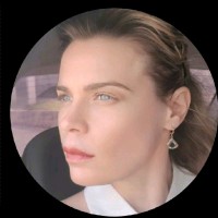 Berenice Zacatei Email