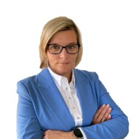 Karolina Wrona Email