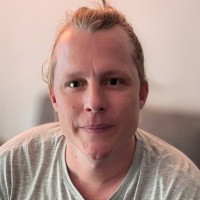 Simon Küng Email