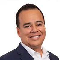 Robert Cisneros
