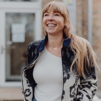 Ewa Neumann Email