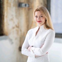 Anita Szabó Email & Phone Number