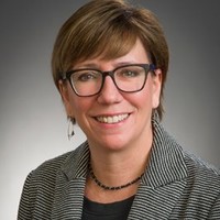 Charles Schwab Employee Betsy Wallace's profile photo