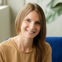 Caroline Graver Email & Phone Number