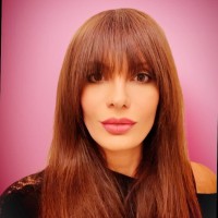 Ellee Platis Email & Phone Number