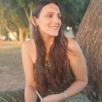 Luz Carabelli Email
