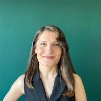 Esra Akbaba Email