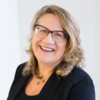 USC Builds Employee Susan Holland's profile photo