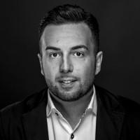 E-mail e número de telefone de Nicola Palumbo