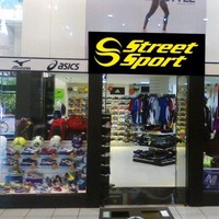 Denis Law Legacy Trust - Streetsport Employee Street Sport's profile photo