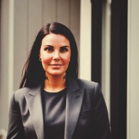 Annka Mikalsen Email