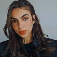 Júlia Brito Email