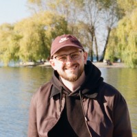 Taras Serhiienko Email