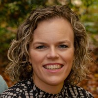 Winanda Huizinga Email
