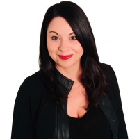 Email e telefono di Kristin Perrakis