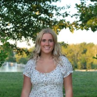 Chloe Holt Email