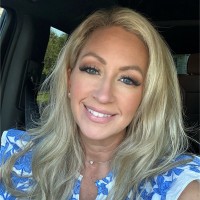 Monument Resources LLC Employee Rossalyn Hendrick's profile photo