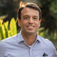 Thomaz Moraes Email
