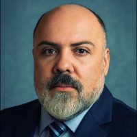 Claudio Moraes Email