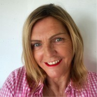 Lynette Arnott Email