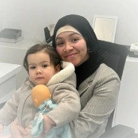 Écouter Voir Employee Amina B.'s profile photo