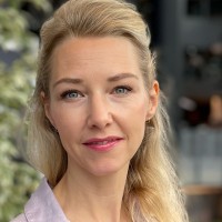 Anna-Marie Nauruschat Email