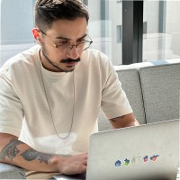 Caique Gomes Email