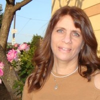 currently looking for work Employee Holly Brunk's profile photo