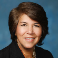 E-mail e número de telefone de Mona Abutaleb