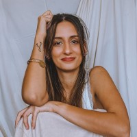 Bia Rodrigues Email