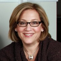 SKINCredible Employee Sandy Hirsch's profile photo