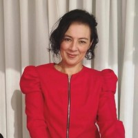 Adriana Tamura Email