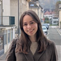 Veronë Kadriu Email