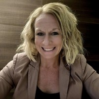 Janina Neubert Email