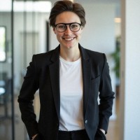 Kim Klebolte Email