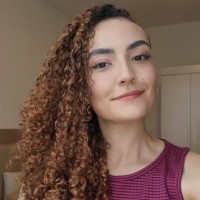 Júlia Queiroz Email