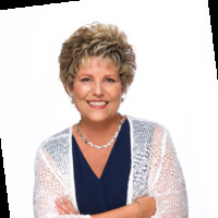 Lesa Pelletier Email & Phone Number