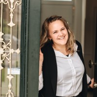 Sylvia van Den Berg Email