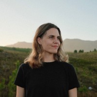 Tessa Vujović Email