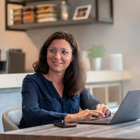 Nicola Fischer Email