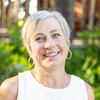 Meg Heinen Email & Phone Number