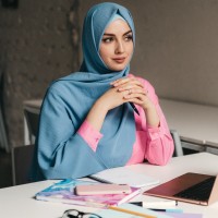 Komal Sajjad Email