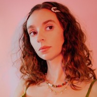 Elise Larrive Email