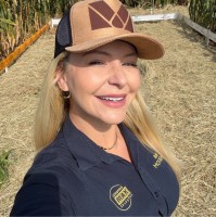 Stella A. Oliveira Email