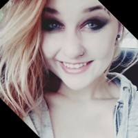GLOSSHOUZ Employee Anya N.'s profile photo