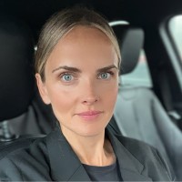 Medina Cakiqi Email