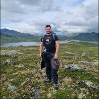 Play Perfect Employee Guy Sternberg's profile photo