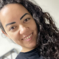 Priscila de Melo Email